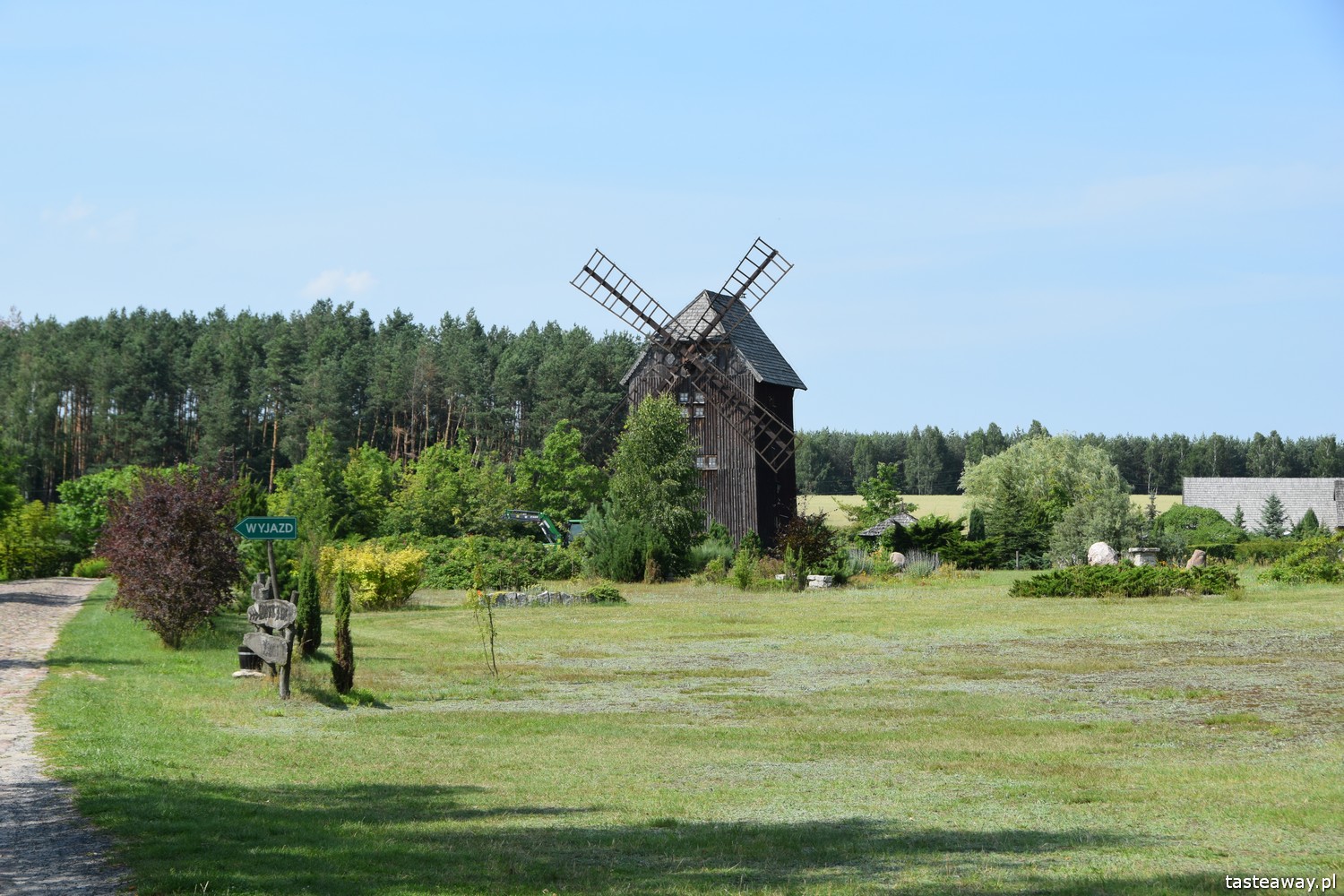 Uroczysko Zaborek, Pensjonat Uroczysko Zaborek, magiczne miejsca w Polsce, gdzie na weekend, Janów Podlaski, Podlasie, magiczne miejsca na Podlasiu, wiatrak, zamieszkać w wiatraku