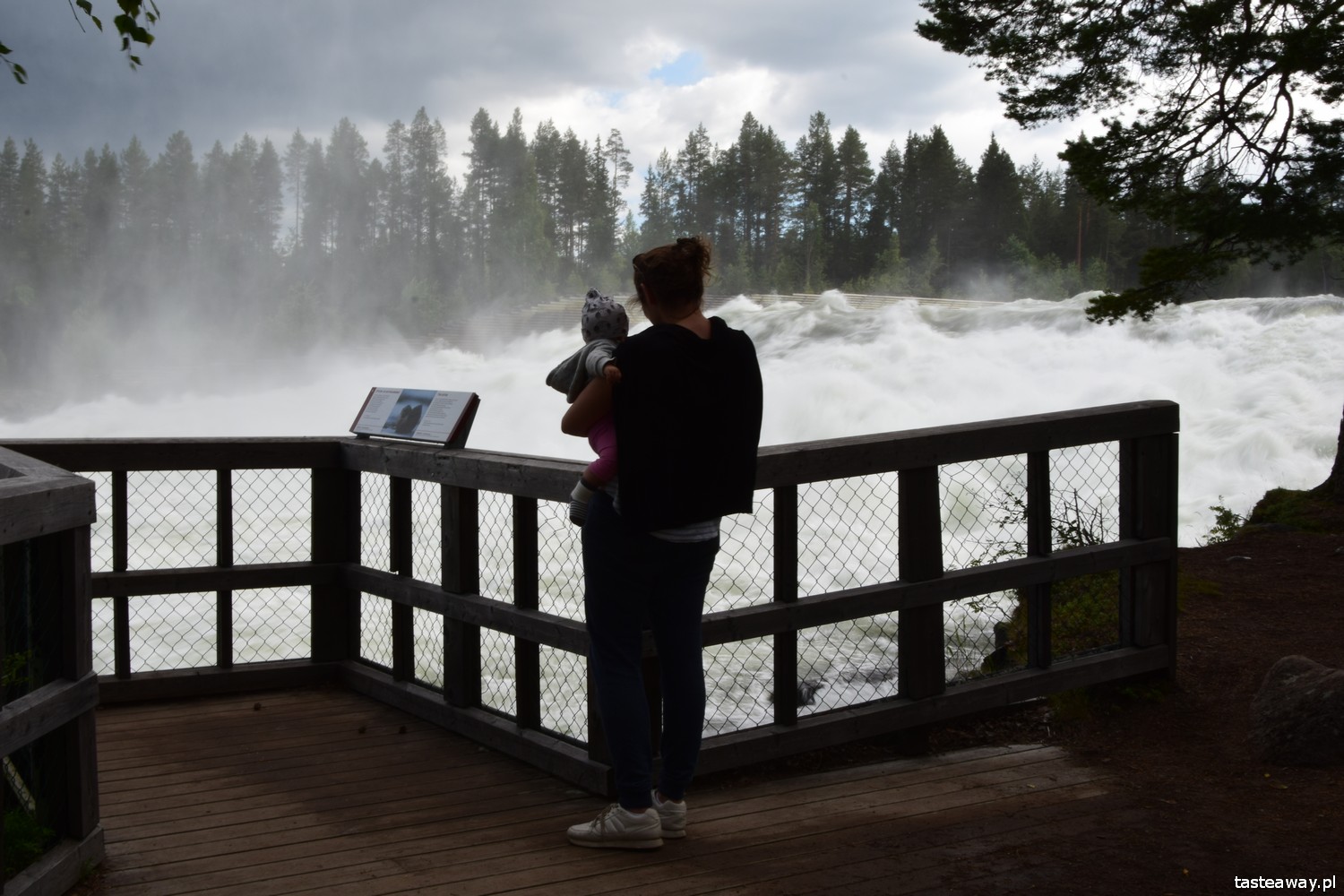 Szwecja, Mavikens Camping, natura, co robić w Szwecji, urlop w Szwecji, wakacje w SzwecjiSzwecja, Mavikens Camping, natura, co robić w Szwecji, urlop w Szwecji, wakacje w Szwecji, wodospad, Storfosen