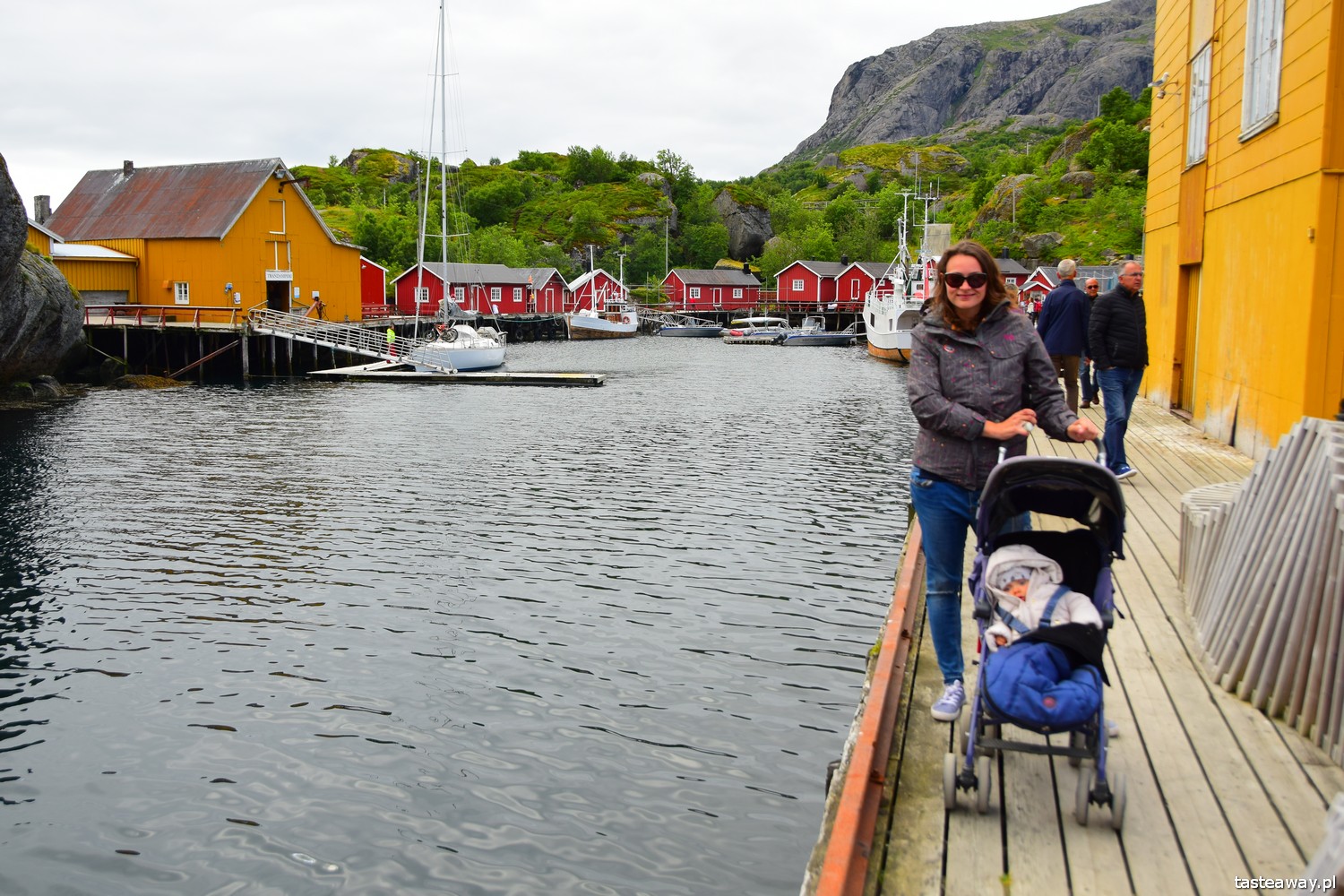 amper z dziećmi, niemowlak w kamperze, kamperem z niemowlakiem, podróże z dziećmi, Lofoty
