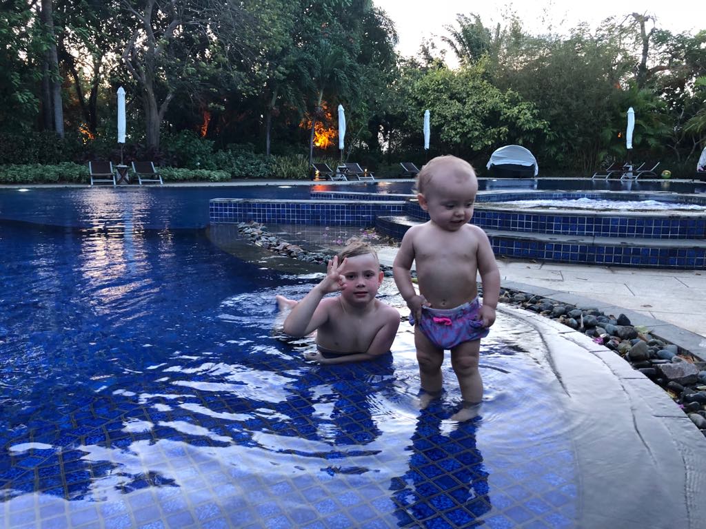 podróże z dziećmi, rodzeństwo w podróży, podróże z dwójką dzieci