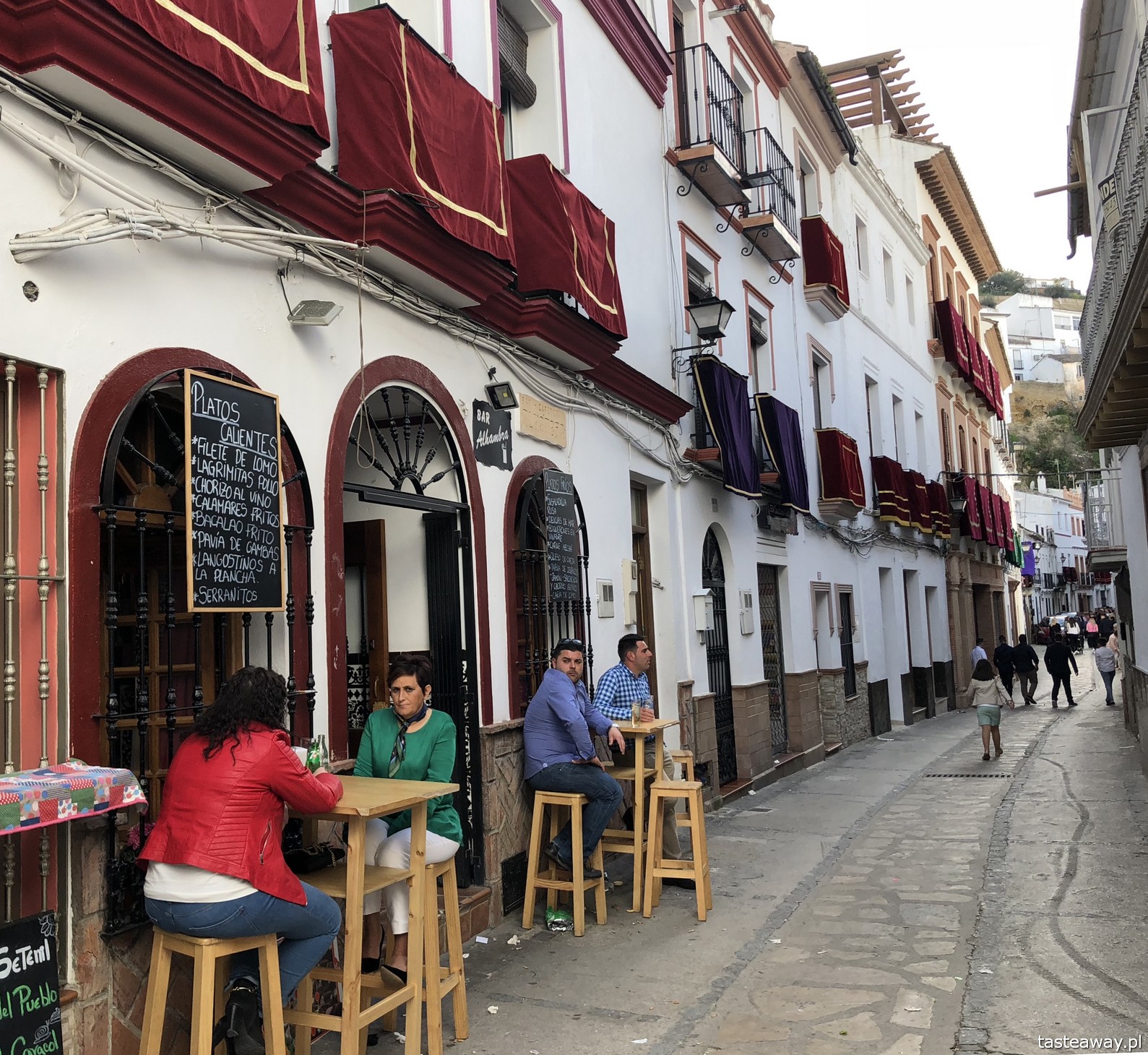 Andaluzja, najpiękniejsze miasteczka Andaluzji, pueblos blancos, co zobaczyć w Andaluzji, ruta de los pueblos blancos, Setenil de las Bodegas