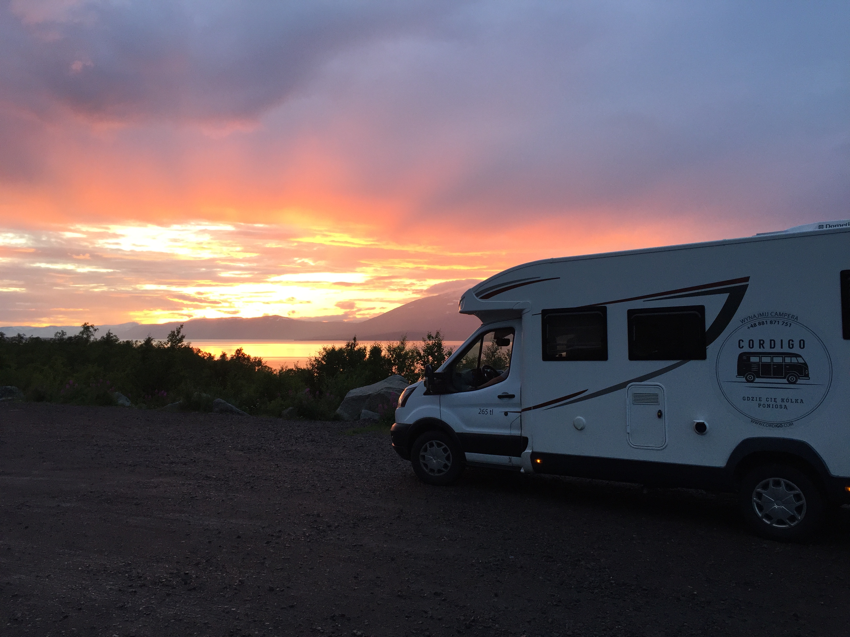 kamper, podróż kamperem, ojcowie i synowie, podróże z dzieckiem, podróż z tatą