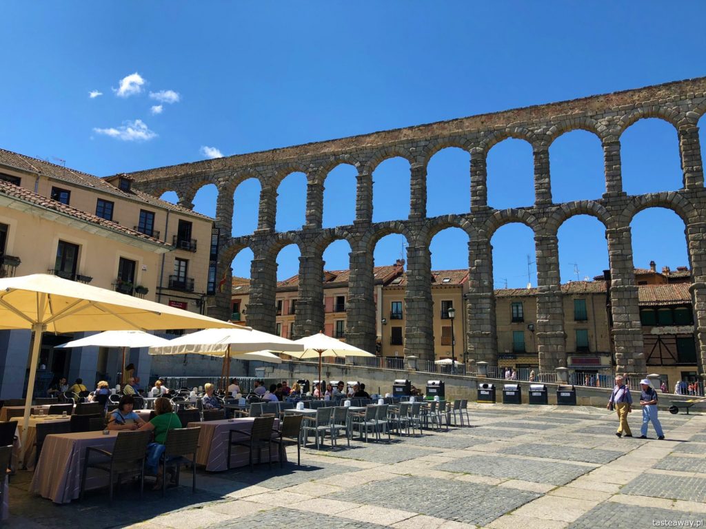 Segovia, Segovia w kilka godzin, 1 dzień w Segovii, gdzie spać w Segovii, Hotel Candido, co zjeść w Segovii, cochinillo asado