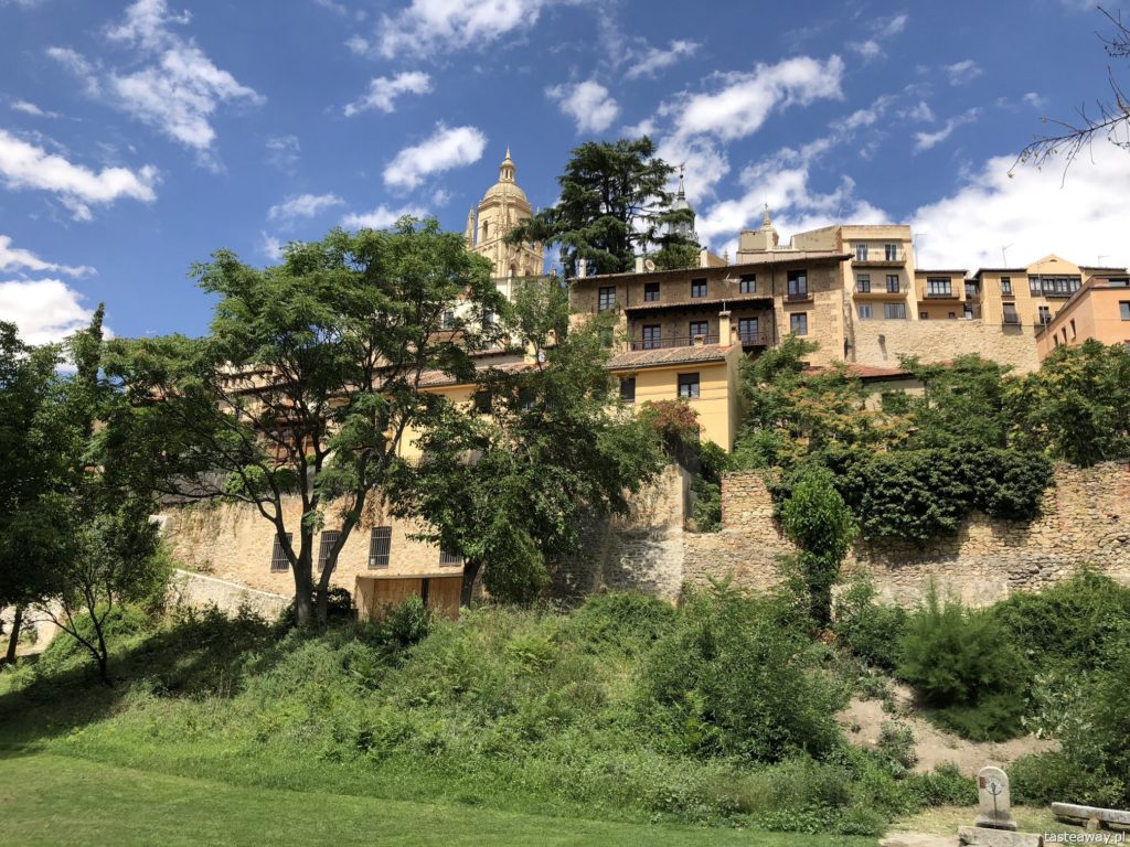 Segovia, Segovia w kilka godzin, 1 dzień w Segovii, gdzie spać w Segovii, Hotel Candido, co zjeść w Segovii, cochinillo asado
