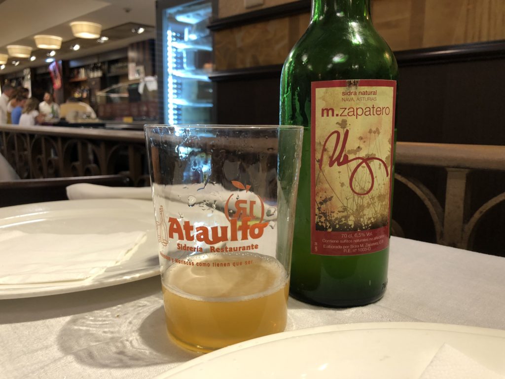 sidra, Asturias, co pić w Asturias, co jeść w Asturias, jak pić sidrę