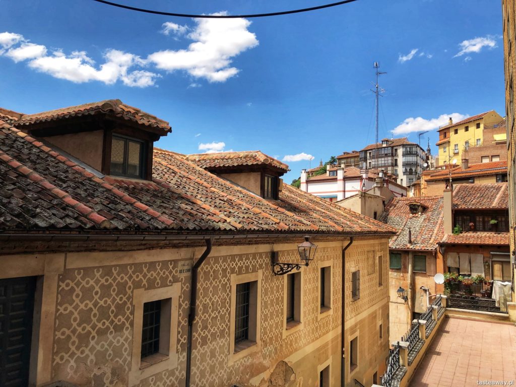 Segovia, Segovia w kilka godzin, 1 dzień w Segovii, gdzie spać w Segovii, Hotel Candido, co zjeść w Segovii, cochinillo asado