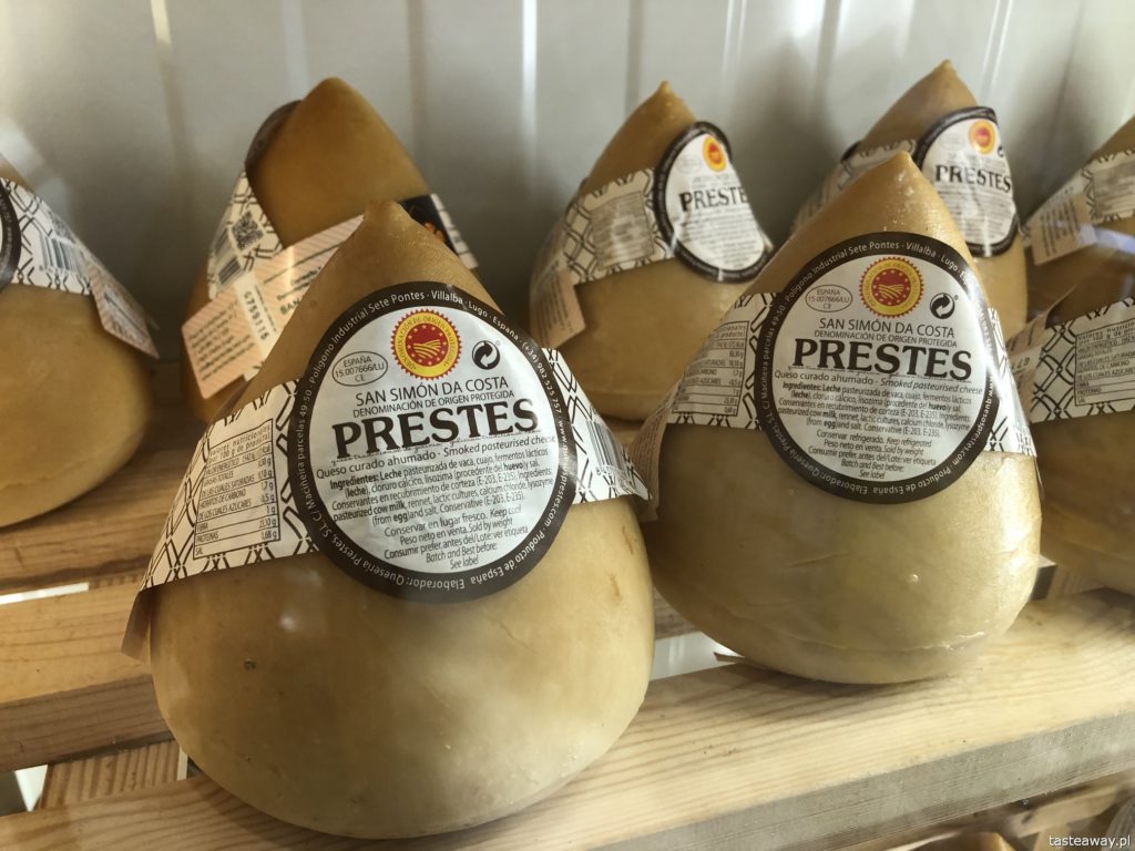 co jeść na północy Hiszpanii, co jeść w Asturias, co jeść w Galicji, mule, mejillones al vapor, kuchnia hiszpańska, tapas, owoce morza, queso de tetilla, quese San Simon