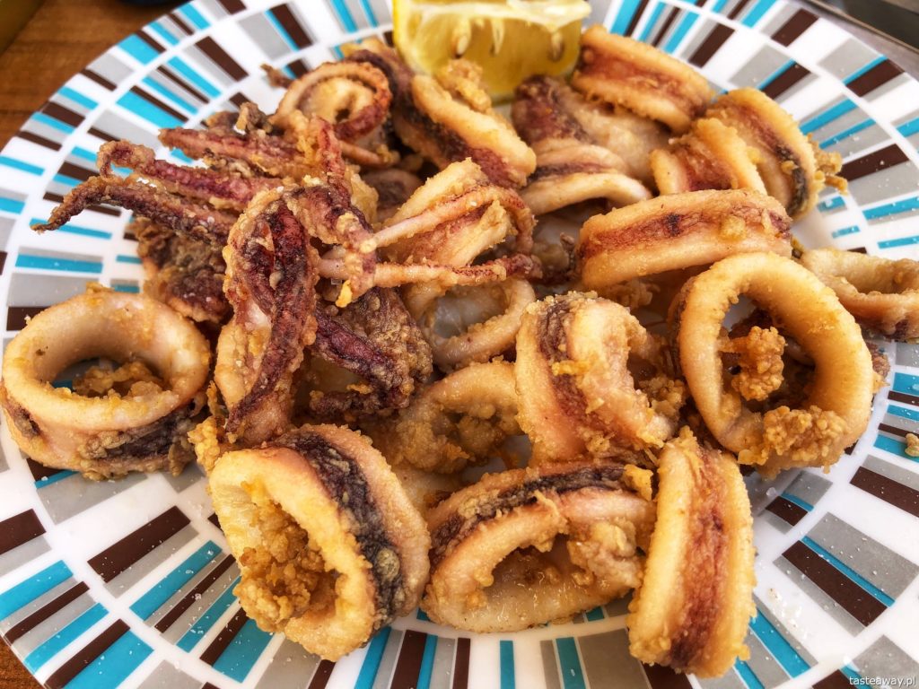 co jeść na północy Hiszpanii, co jeść w Asturias, co jeść w Galicji, mule, mejillones al vapor, kuchnia hiszpańska, tapas, owoce morza, calamares, kalmary