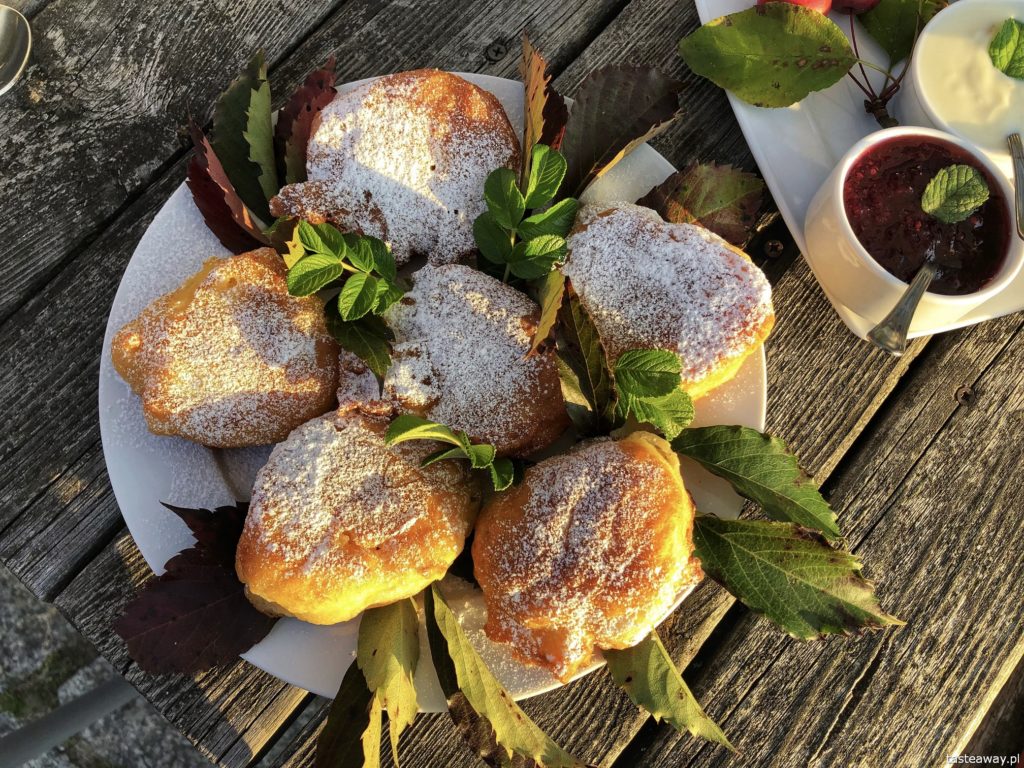 Pensjonat Uroczysko Zaborek, inspiracje na jesień, gdzie na weekend, rodzinny weekend, weekend ze znajomymi, racuchy