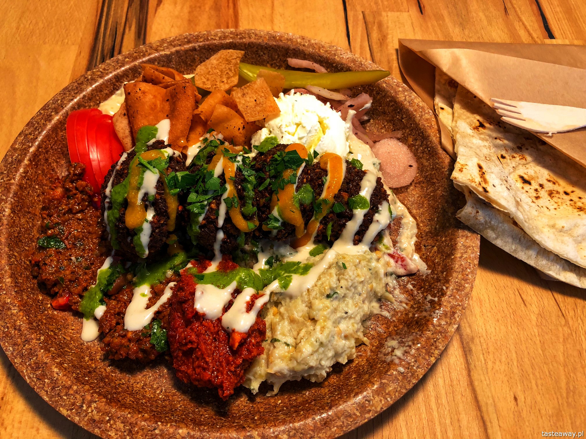 Tahina Wilcza, gdzie na falafele, kuchnia arabska, arabski street food, Tahina Bowl, falafel