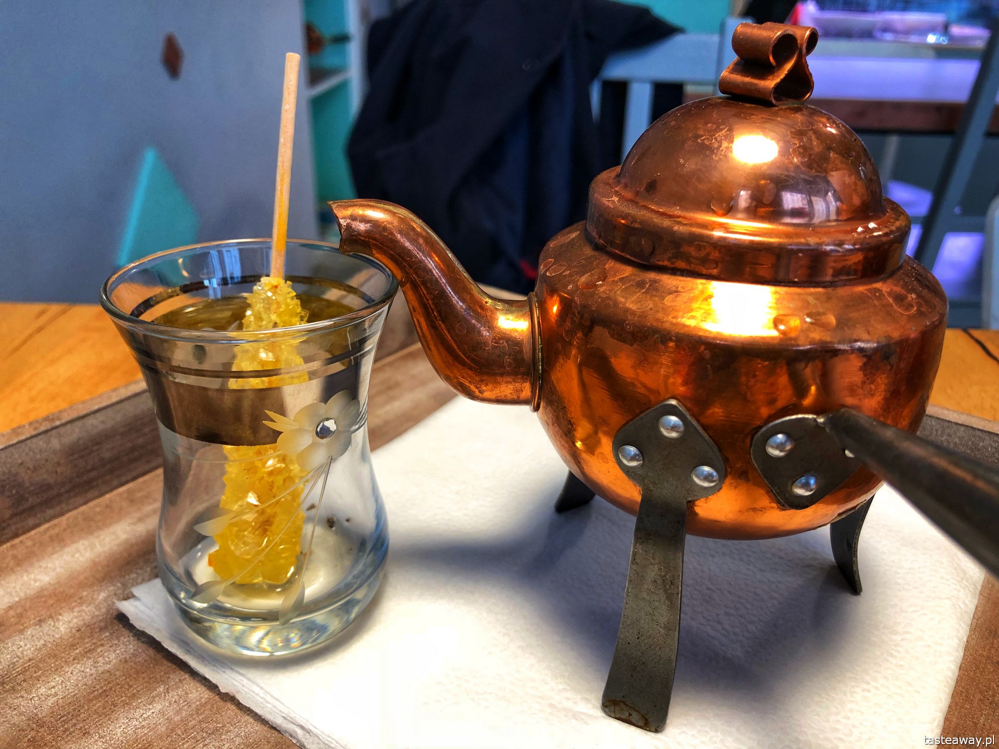 Tahina Wilcza, gdzie na falafele, kuchnia arabska, arabski street food, herbata