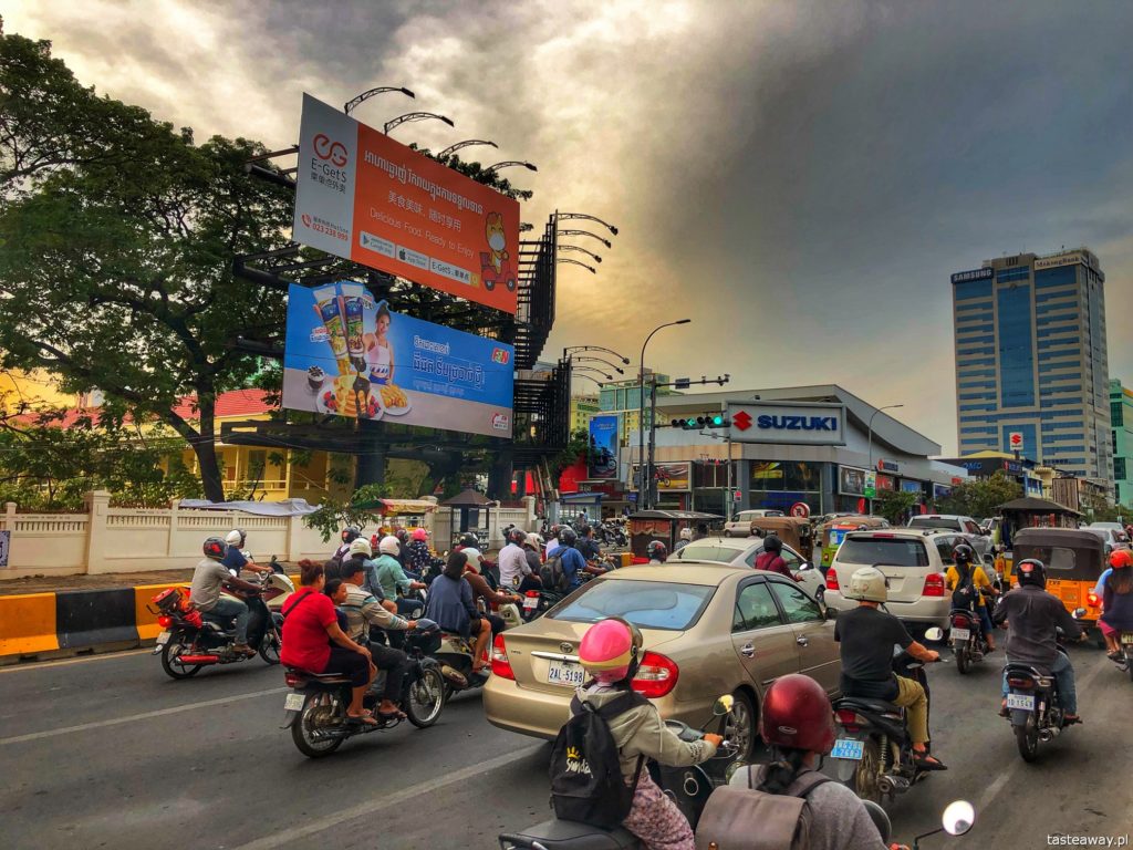 ulice-phnom-penh-kambodza-1
