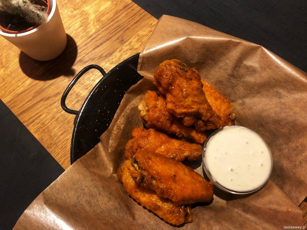 wings-blue-cheese-salsa-rico