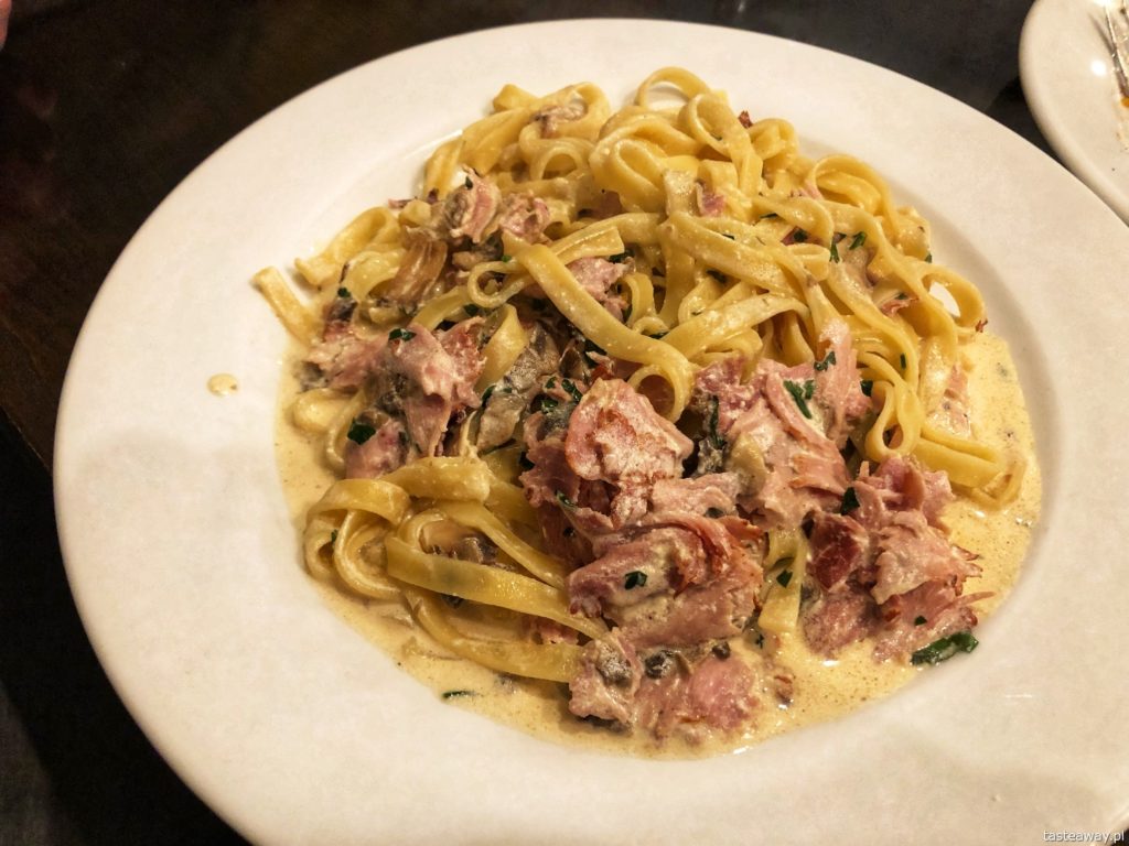 tagliatelle-prosciutto-funghi-panna