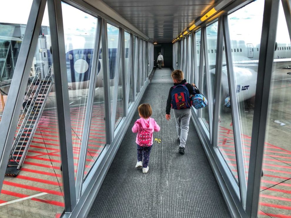 w drodze do samolotu