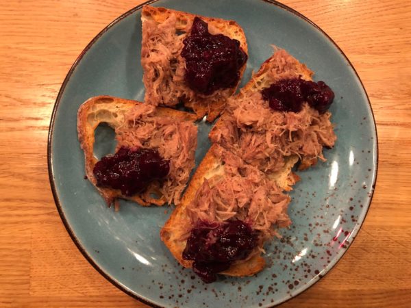 grzanki z rilletes z kaczki_probiernia