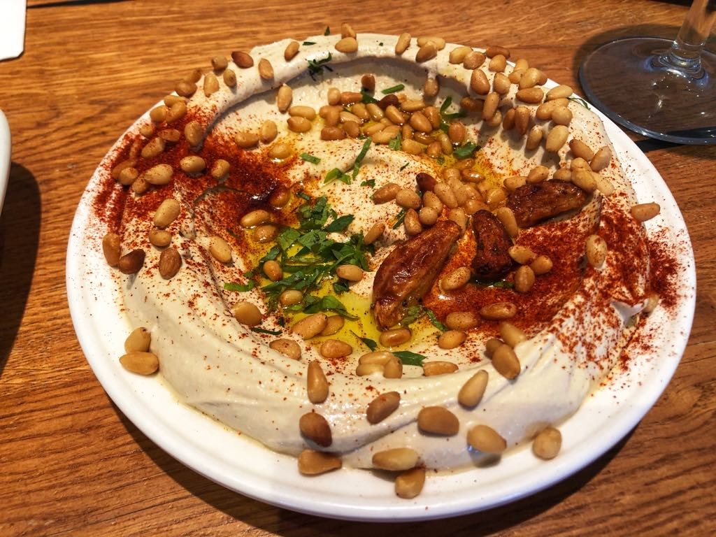 hummus pini