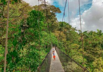 Hanging Bridges Arenal_zdjęcie tytułowe