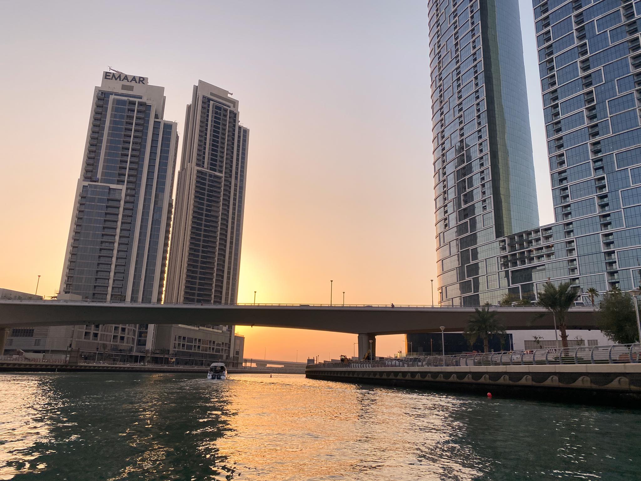 wypływamy z Dubai Marina