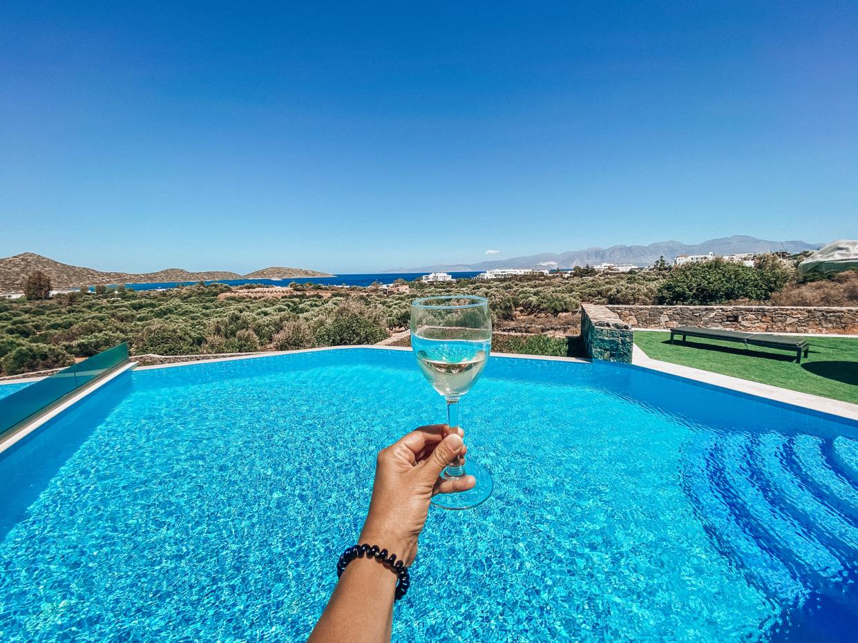 Elounda Palm_basen_wino